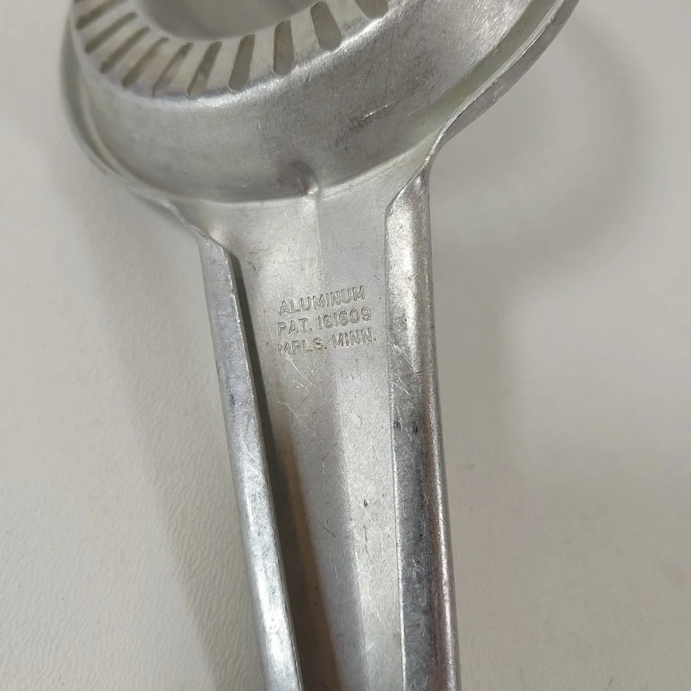 VINTAGE‎ FOLEY CITRUS ORANGE LEMON LIME JUICER REAMER MANUAL HAND HELD ALUMINUM
